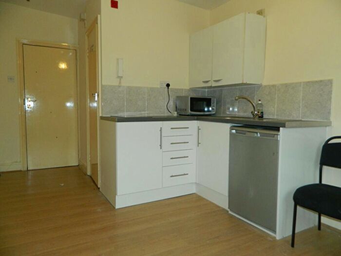 1 Bedroom Flat To Rent In High Road, Willesden Green, NW10