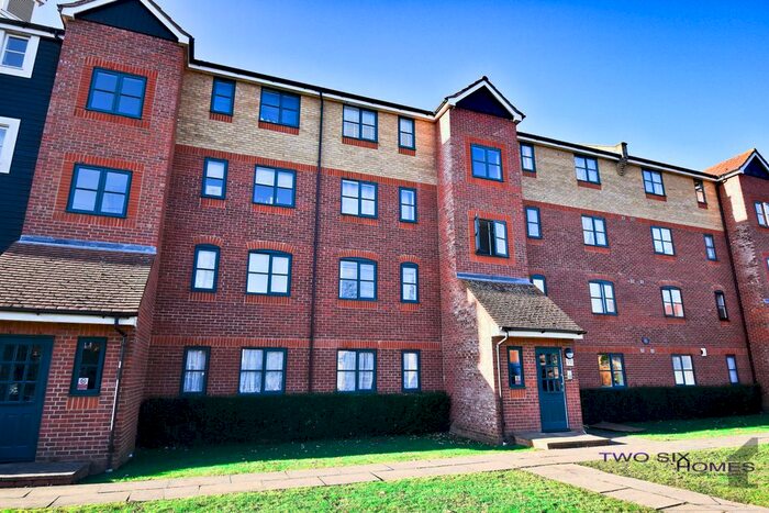 1 Bedroom Flat To Rent In Colgate Place, Enfield, EN3