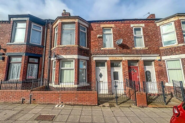 2 Bedroom Flat For Sale In Chichester Road, South Shields, NE33