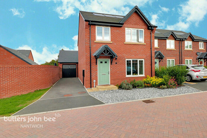 4 Bedroom Detached House For Sale In Henry Warren Place, Nantwich, CW5