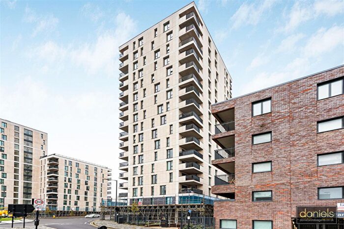 2 Bedroom Flat For Sale In Masons Avenue, Wealdstone, HA3