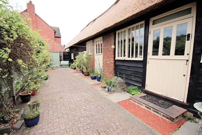 3 Bedroom Detached House For Sale In Park Road, Toddington, Dunstable, LU5