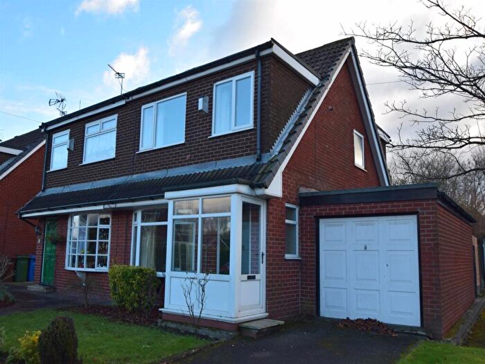 3 Bedroom Semi Detached House To Rent In Weybourne Drive, Bredbury, SK6