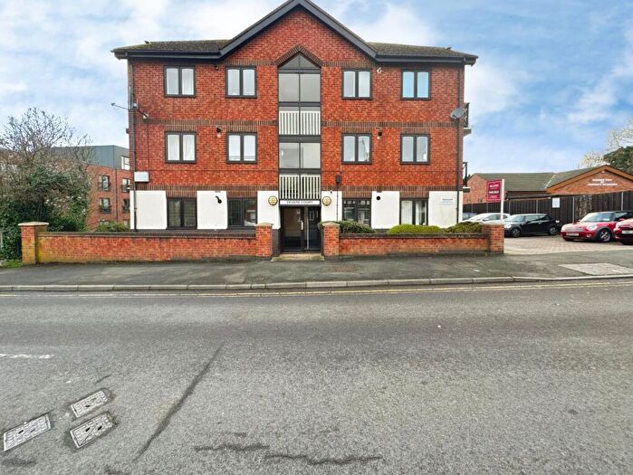 2 Bedroom Flat For Sale In Devere Court, Clopton Road, Stratford-upon-Avon, CV37