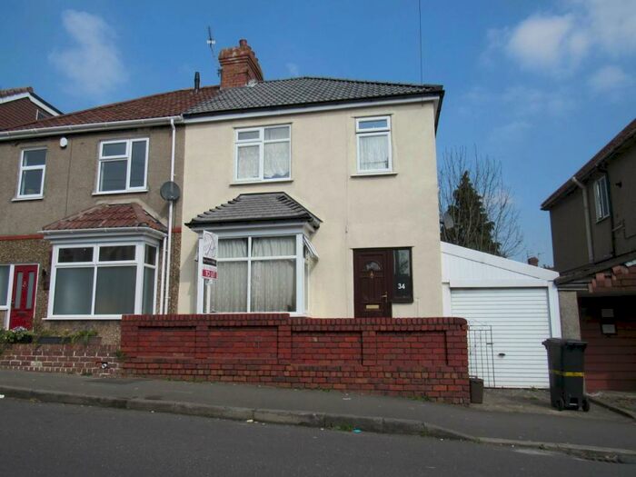 4 Bedroom End Of Terrace House To Rent In Toronto Road, Horfield, Bristol, BS7