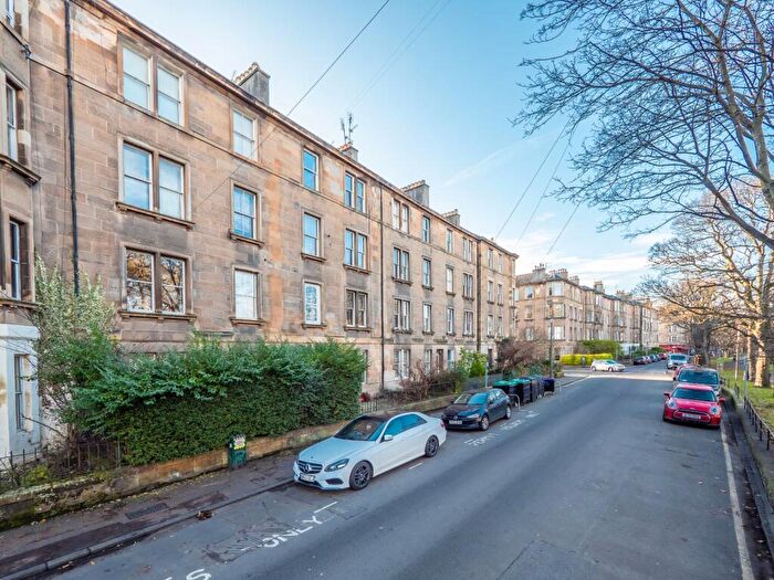 4 Bedroom Flat To Rent In Melville Terrace, Edinburgh, EH9