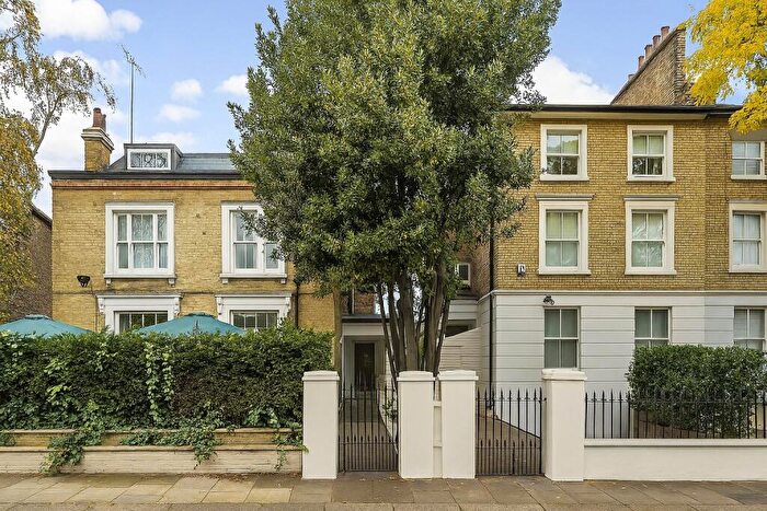 3 Bedroom Flat To Rent In Clifton Hill, St Johns Wood, London, NW8