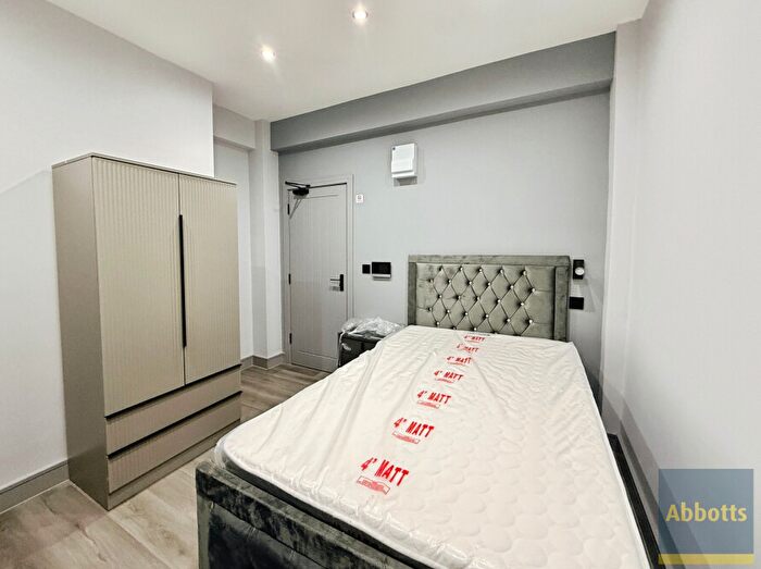 1 Bedroom Flat To Rent In Bournemouth Park Road, Southend-On-Sea, SS2