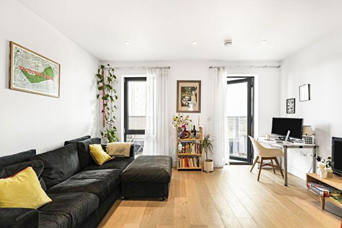 3 Bedroom Apartment To Rent In The Textile Building, A Chatham Place, Hackney, London, E9
