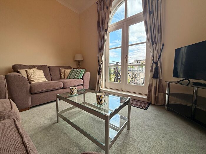 1 Bedroom Flat To Rent In South Gray Street, Newington, Edinburgh, EH9