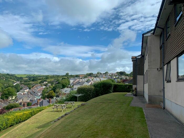 2 Bedroom Flat To Rent In Saffron Park, Kingsbridge, TQ7