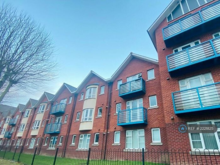 2 Bedroom Flat To Rent In Tudor Street, Exeter, EX4