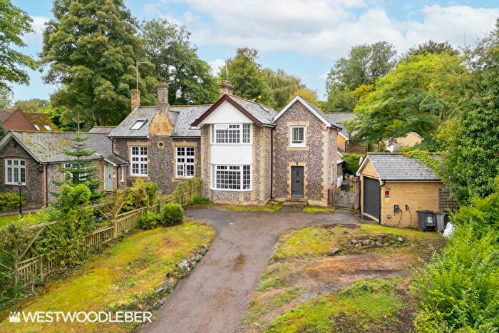 3 Bedroom Semi-Detached House For Sale In Westmill, Buntingford, SG9