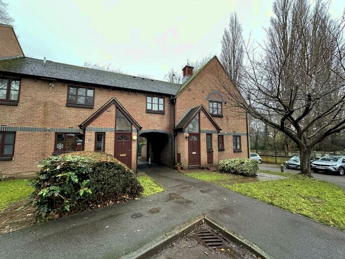 3 Bedroom Apartment To Rent In Green Ridges, Headington, Oxford, OX3