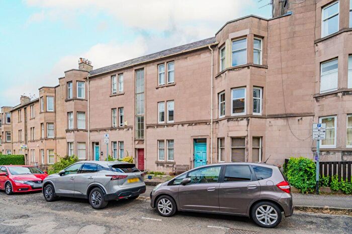 3 Bedroom Flat For Sale In / Learmonth Crescent, Comely Bank, Edinburgh, EH4