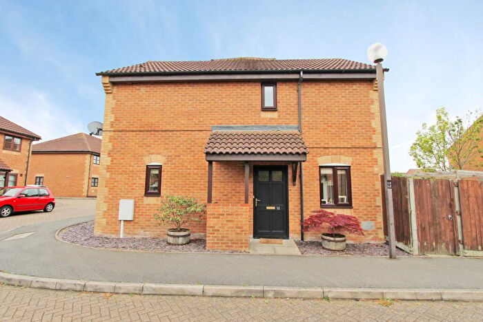 3 Bedroom Semi-Detached House For Sale In Ladymeadow Court, Middleton, Milton Keynes, MK10