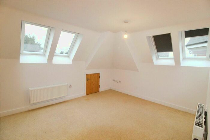 2 Bedroom Flat To Rent In Sutton Court Road, Sutton, SM1