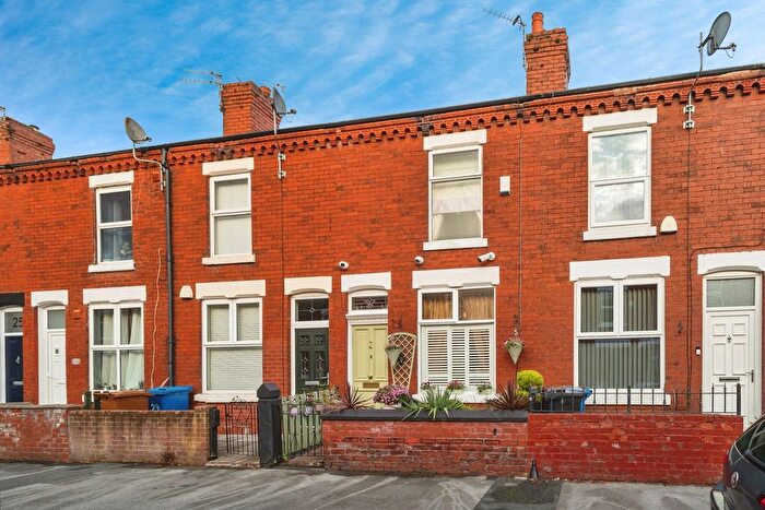 2 Bedroom Terraced House For Sale In Chelmsford Road, Stockport, Greater Manchester, SK3
