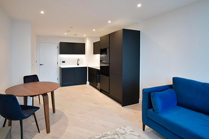 1 Bedroom Apartment To Rent In Trinity Way, Vista River Gardens, M3