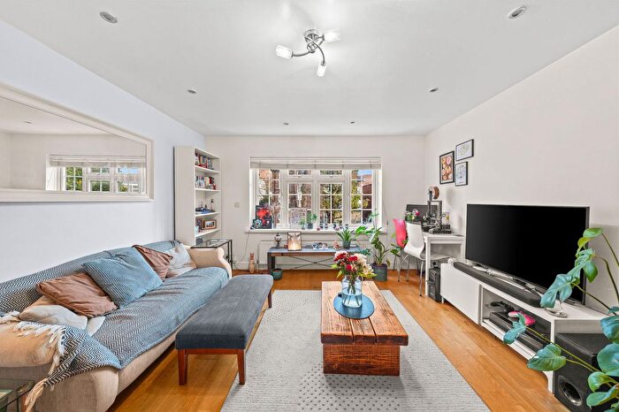 2 Bedroom Flat For Sale In Priory Road, NW6