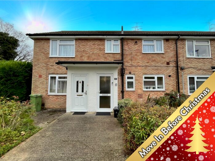 2 Bedroom Maisonette To Rent In Sand Hill Court, Farnborough GU14