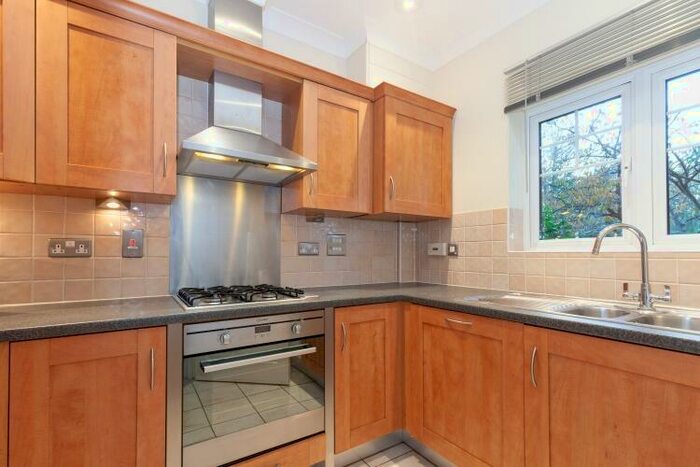 3 Bedroom Town House To Rent In Coopers Lane, Abingdon, OX14