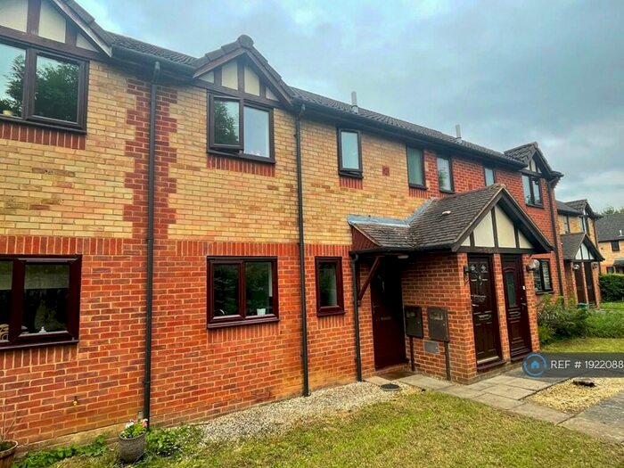 1 Bedroom Flat To Rent In Pennycress Way, Newport Pagnell, MK16