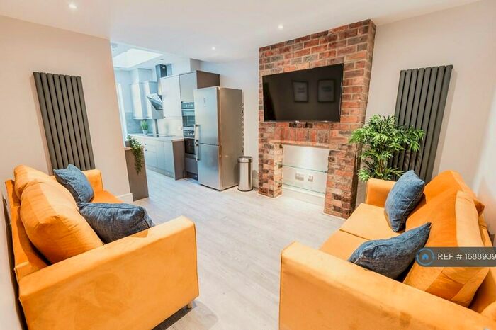 7 Bedroom Terraced House To Rent In Whitham Road, Sheffield, S10