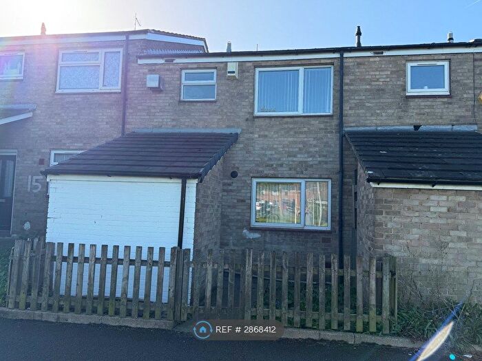 3 Bedroom Terraced House To Rent In Axminster Close, Hull, HU7