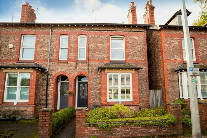 3 Bedroom End Of Terrace House To Rent In Altrincham Road, Wilmslow, Cheshire, SK9