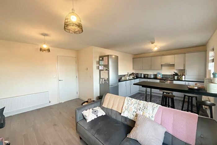 2 Bedroom Flat For Sale In Lambrell Avenue, Kiveton Park, Sheffield, S26