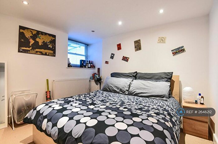 3 Bedroom Flat To Rent In Leathwaite Road, London, SW11