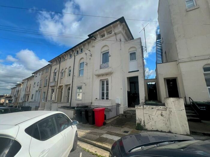 1 Bedroom Flat To Rent In Pier Road, Northfleet, DA11