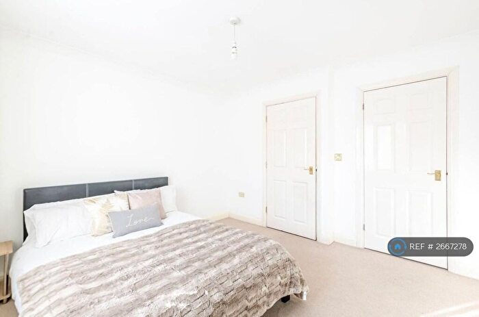 3 Bedroom Terraced House To Rent In Banfield Road, London, SE15