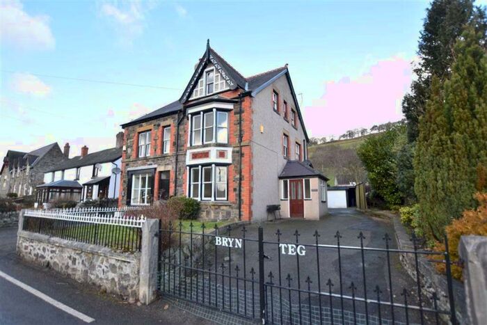 6 Bedroom Detached House For Sale In Carrog, LL21