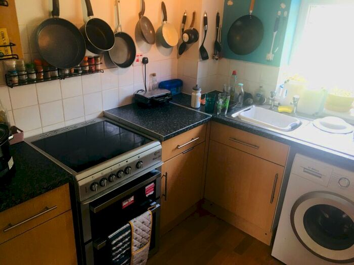 1 Bedroom Flat To Rent In Solent Court, Garrard Gardens, Sutton Coldfield, B73