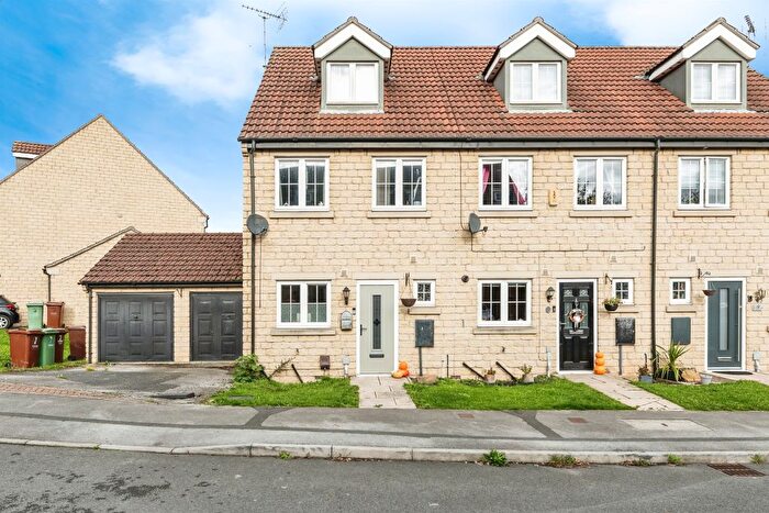 4 Bedroom Semi Detached House For Sale In Lyng Court, Knottingley, WF11