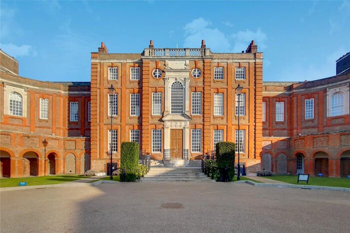 3 Bedroom Flat To Rent In Roehampton House, Vitali Close, London, SW15