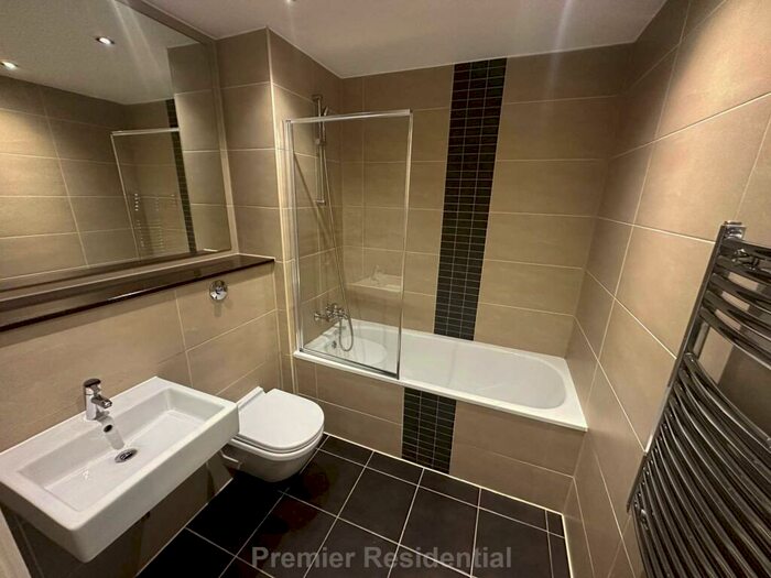 2 Bedroom Apartment To Rent In Hill Quays, Commercial Street, Manchester, M15