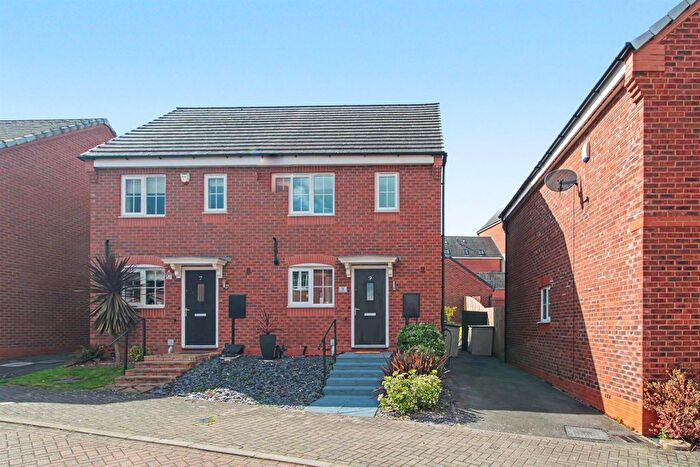 2 Bedroom Semi-detached House For Sale In Howieson Court, Mapperley, Nottingham, NG3