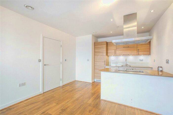 2 Bedroom Apartment To Rent In Yeoman Court, Tweed Walk, London, E14