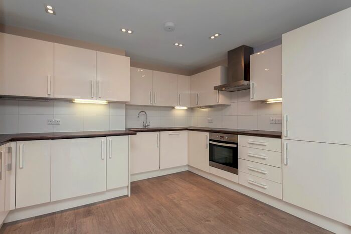 3 Bedroom Flat To Rent In Mintern Street, Islington, N1