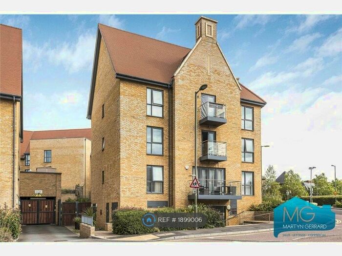 2 Bedroom Flat To Rent In Arrandene House, London, NW7