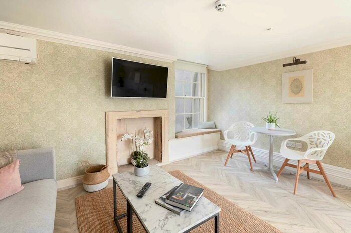 1 Bedroom Apartment To Rent In George Street, BA1