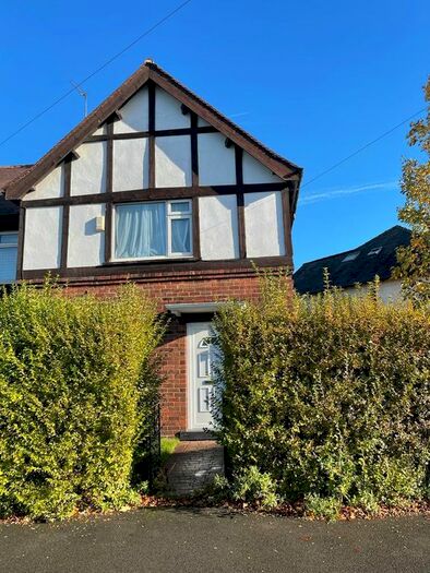 3 Bedroom Semi-Detached House To Rent In Fourth Avenue, York, YO31