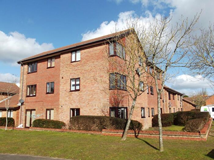 2 Bedroom Flat To Rent In Godmanston Close, Canford Heath, BH17