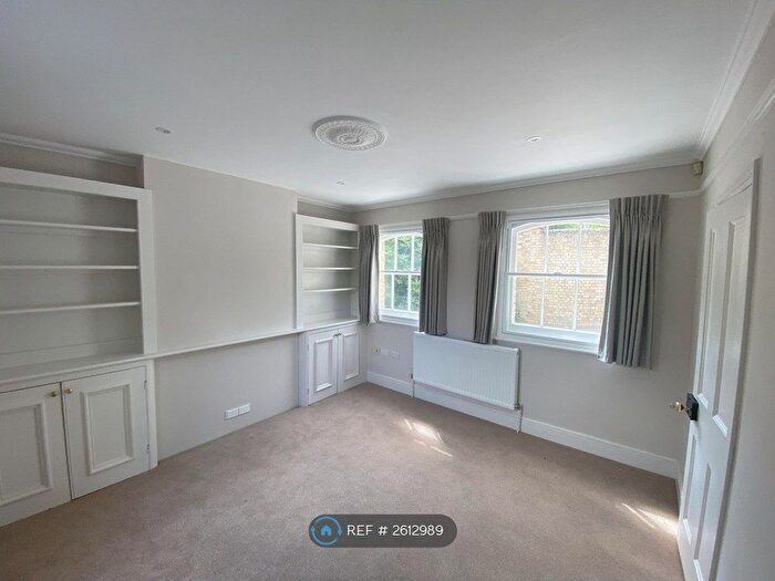 2 Bedroom Semi-detached House To Rent In Marine View Close, Cowes, PO31