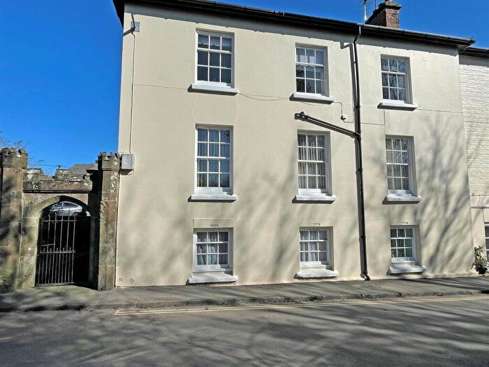 1 Bedroom Flat For Sale In Salisbury Road, Shaftesbury, SP7
