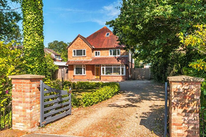 5 Bedroom Detached House For Sale In Ringwood Road, Ferndown, BH22