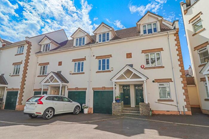 3 Bedroom Town House For Sale In Royal Sands, Prestigious Gated Community - Superb Town House, BS23
